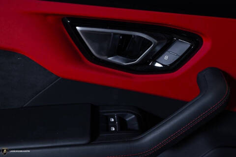 2023 Lamborghini Urus S