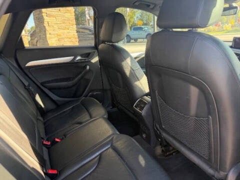 2016 Audi Q3 2.0T quattro Prestige