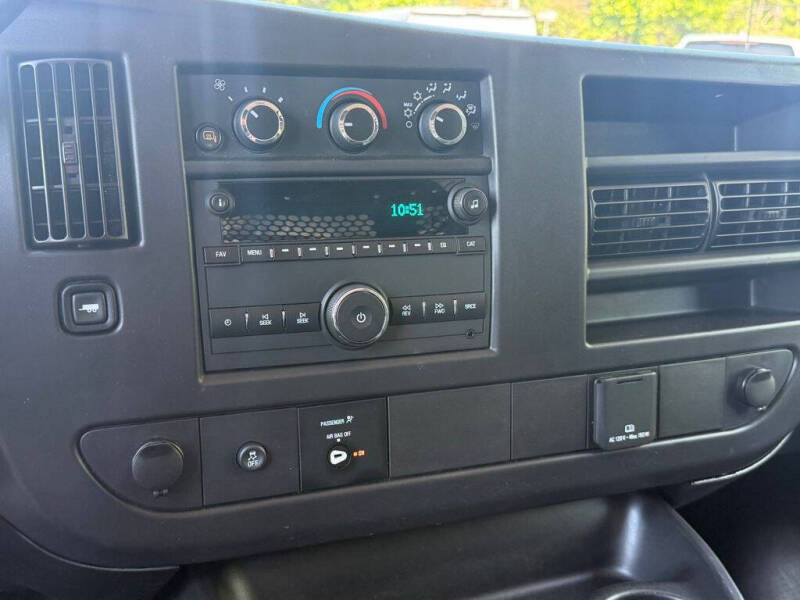 2024 Chevrolet Express 2500