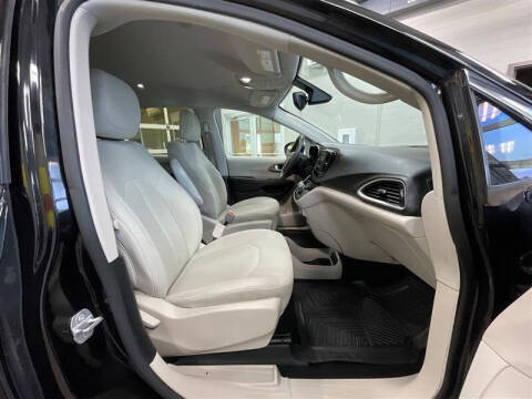 2017 Chrysler Pacifica LX