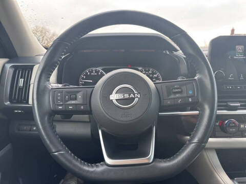 2023 Nissan Pathfinder SL