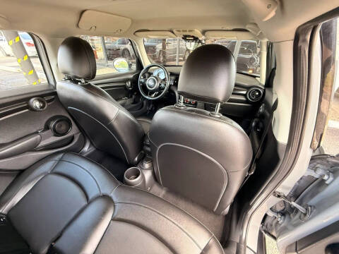 2017 MINI Hardtop 4 Door Cooper