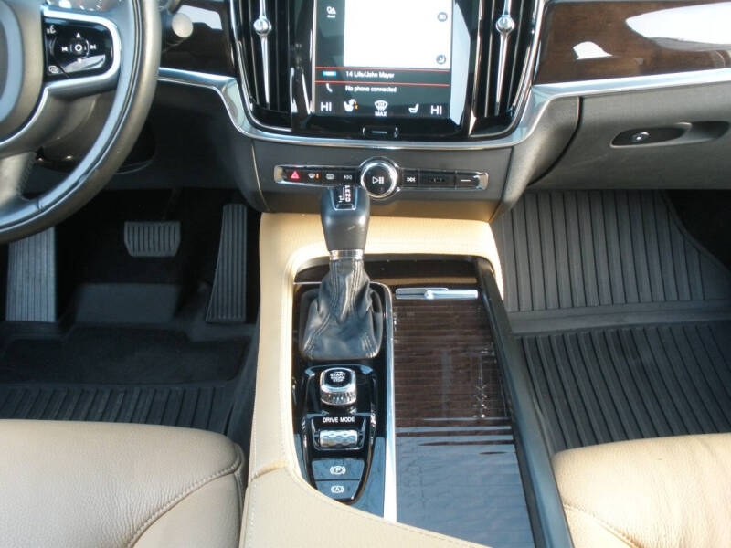 2018 Volvo S90 T5 Momentum