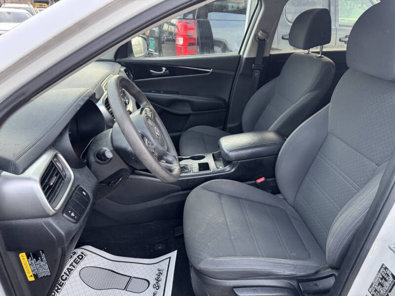 2017 Kia Sorento LX