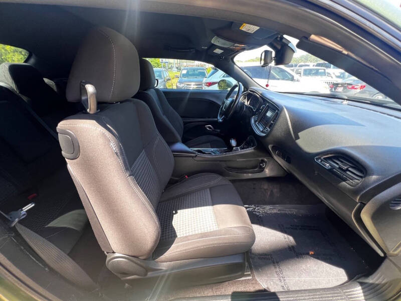 2018 Dodge Challenger SXT Plus