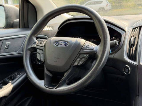 2020 Ford Edge SE