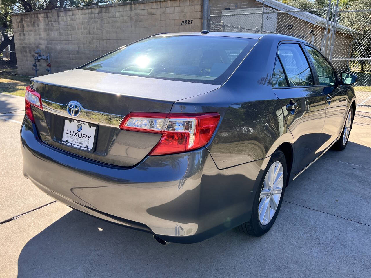 Used Car 2013 Toyota Camry Hybrid  Le 4dr Sedan For Sale Under $12,000 In Austin, Texas