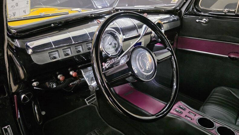 1942 Ford Super Deluxe