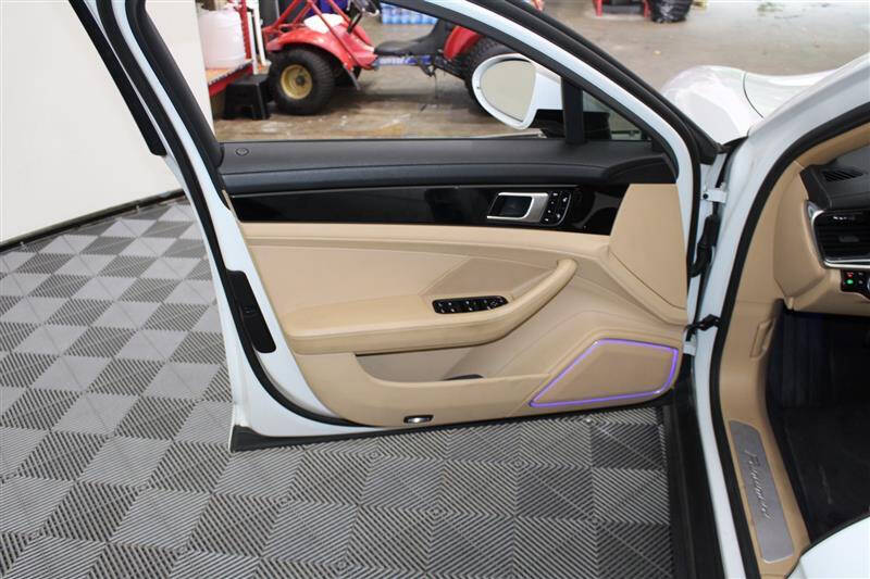 2017 Porsche Panamera