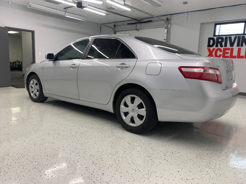 2009 Toyota Camry LE photo 4