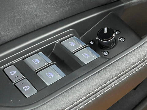 2022 Audi e-tron quattro Premium Plus