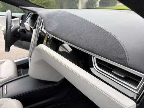 2016 Tesla Model S 70