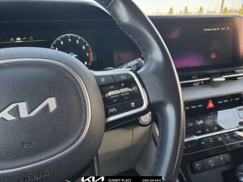 2023 Kia Carnival SX