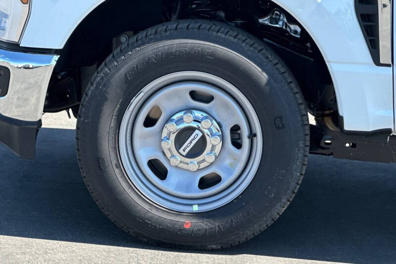 2025 Ford F-350 Super Duty XL