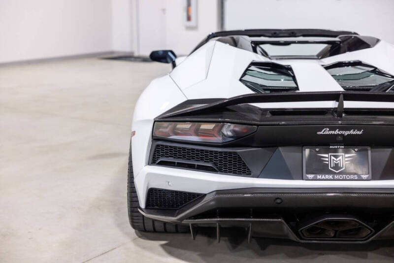 2019 Lamborghini Aventador LP 740-4 S