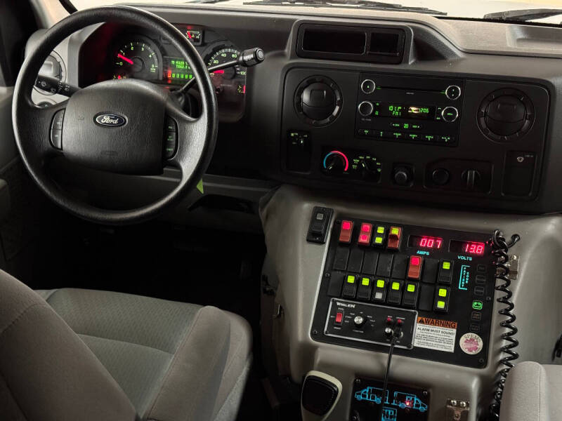 2010 Ford E-Series E-450 SD