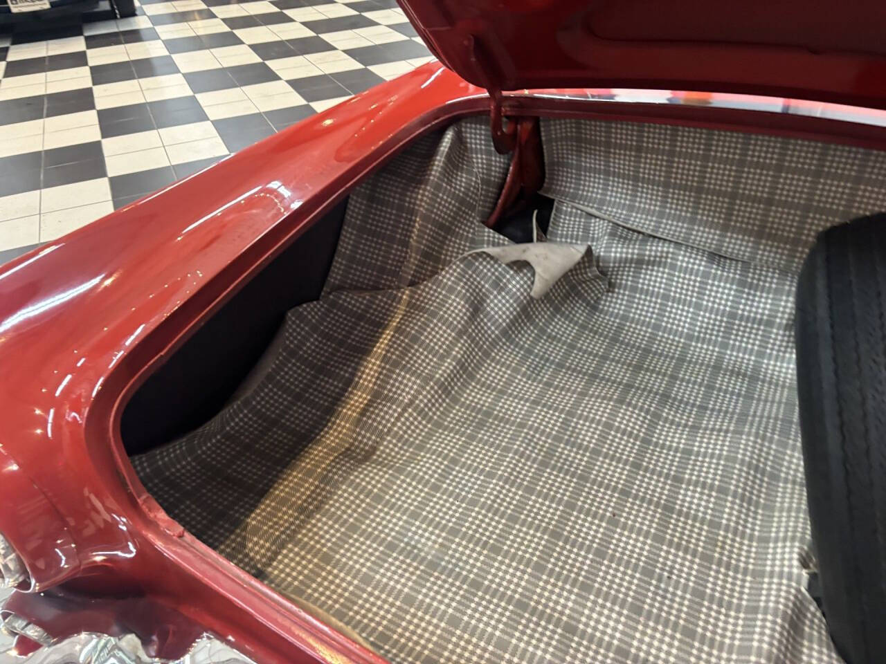 1957 Ford Thunderbird 18