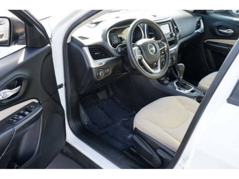 2017 Jeep Cherokee Sport