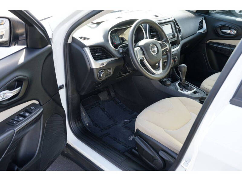 2017 Jeep Cherokee Sport