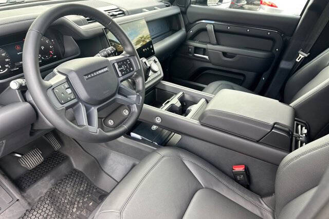 2026 Land Rover Defender 110 P300 S