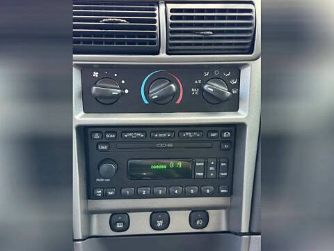 2004 Ford Mustang GT Deluxe