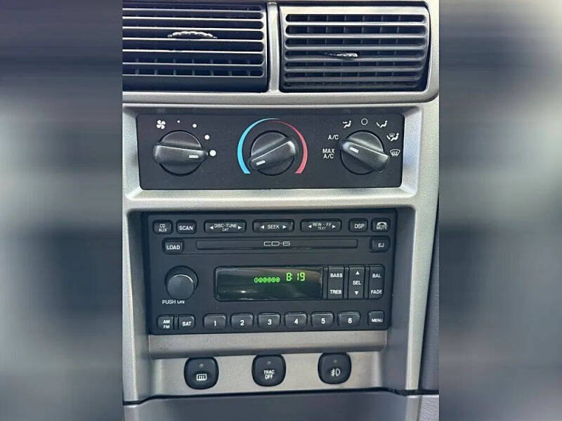 2004 Ford Mustang GT Deluxe