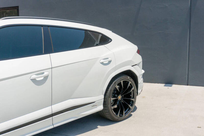 2023 Lamborghini Urus S