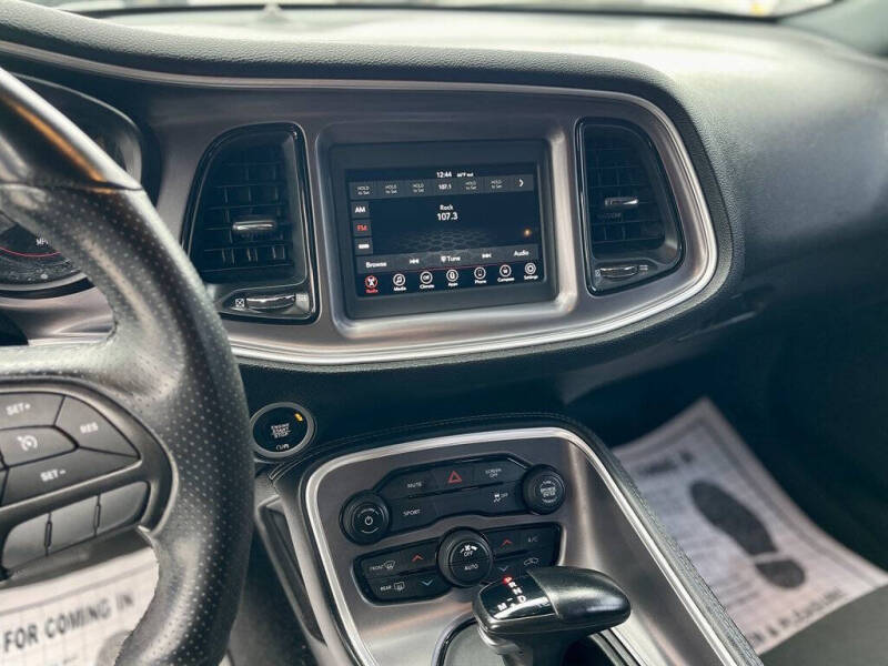 2019 Dodge Challenger SXT