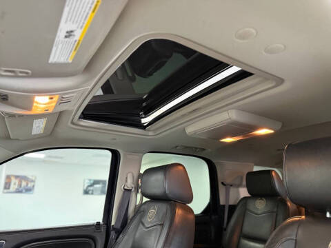 2013 Cadillac Escalade Platinum Edition