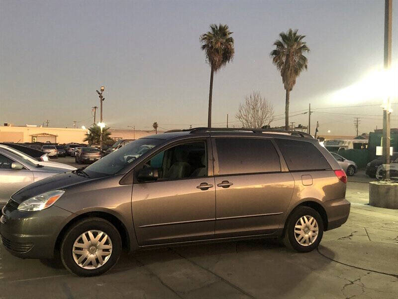 2004 Toyota Sienna CE 7 Passenger