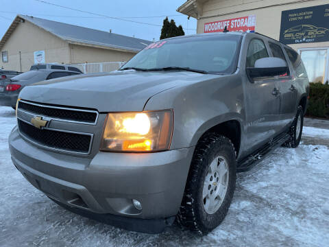 2008 Chevrolet Suburban for sale at BELOW BOOK AUTO SALES in Idaho Falls ID