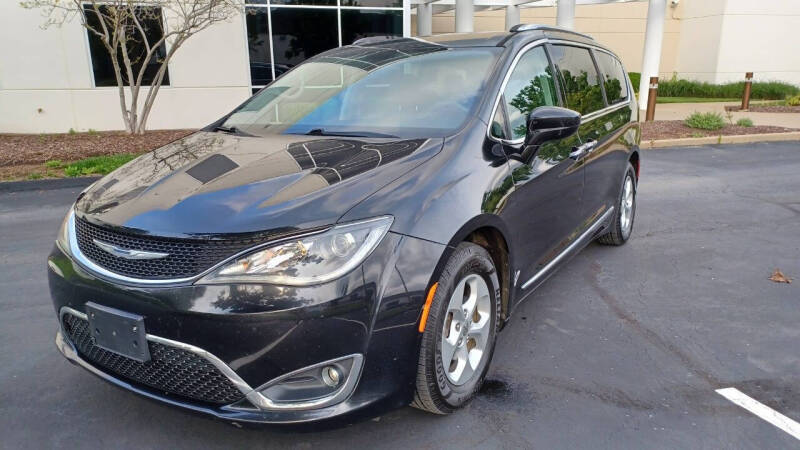 2017 Chrysler Pacifica Touring-L Plus