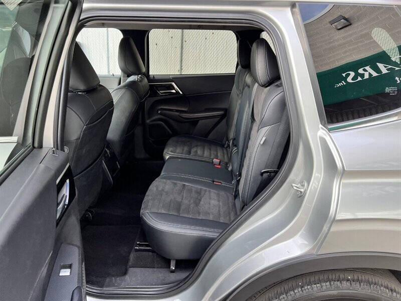 2024 Mitsubishi Outlander SE