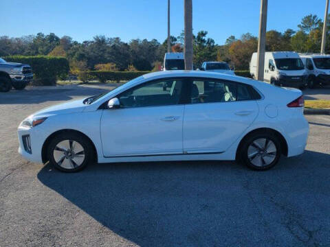 2022 Hyundai Ioniq Hybrid SE