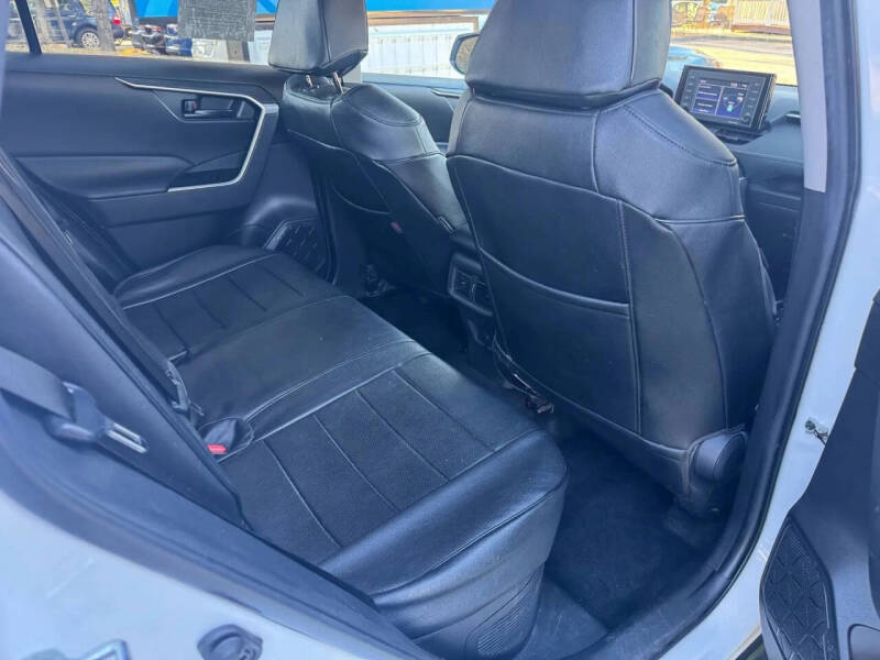 2022 Toyota RAV4 Hybrid LE