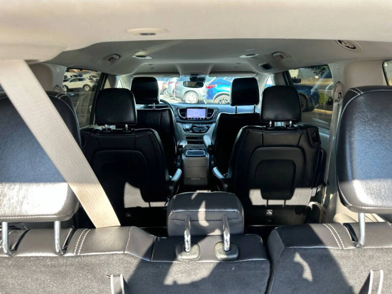 2022 Chrysler Pacifica Touring L