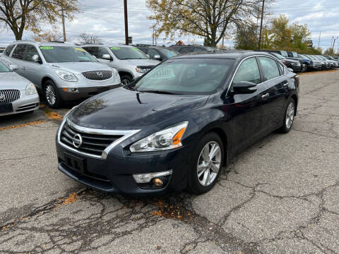 2015 Nissan Altima for sale at Dean's Auto Sales in Flint MI