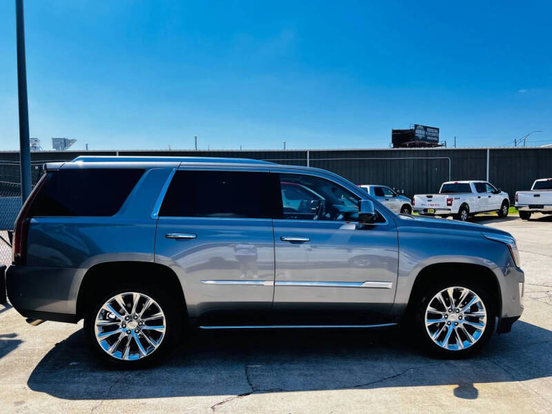 2019 Cadillac Escalade Luxury