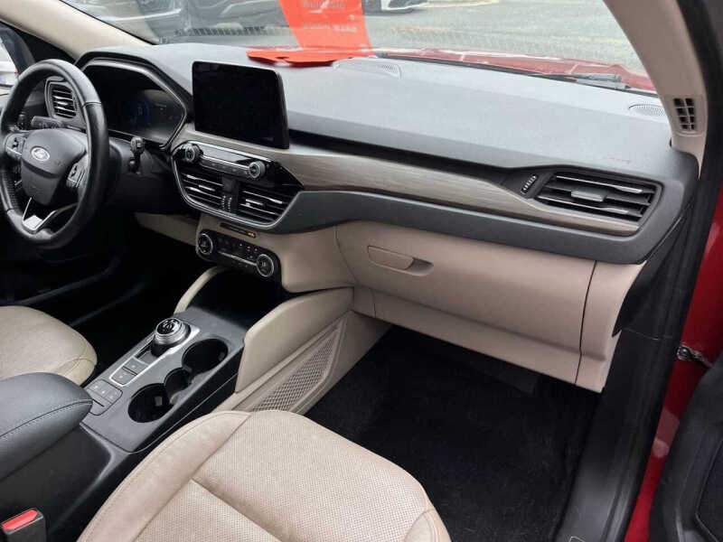 2020 Ford Escape Hybrid Titanium