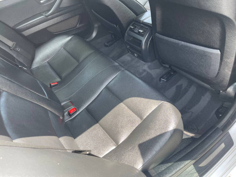 2012 BMW 5 Series 528i