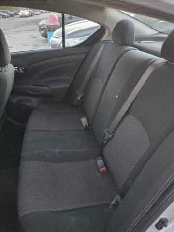 2019 Nissan Versa SV