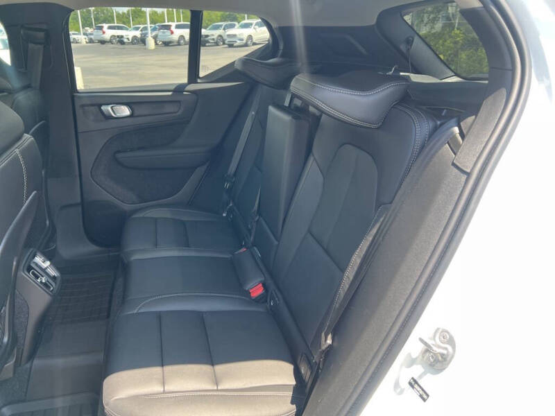 2026 Volvo XC40 B5 Plus