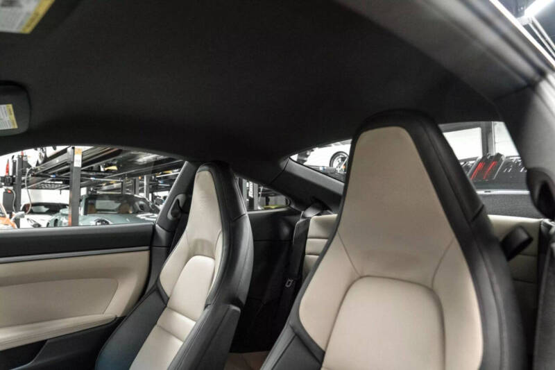 2025 Porsche 911 Carrera