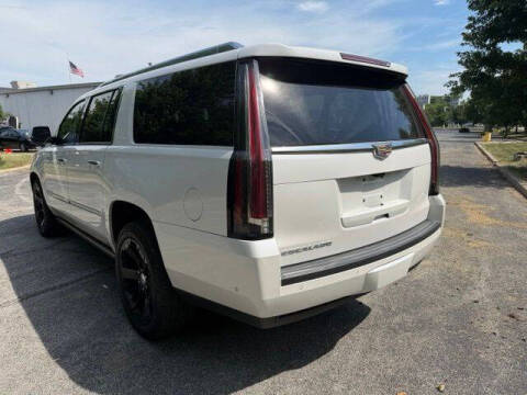 2017 Cadillac Escalade ESV Platinum