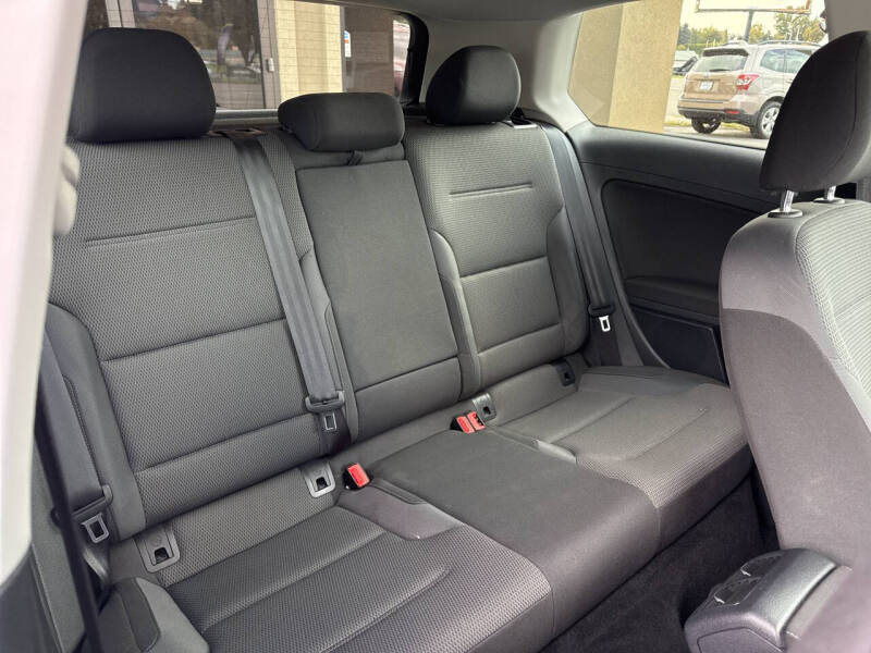 2015 Volkswagen Golf TSI Launch Edition