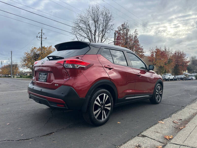 2020 Nissan Kicks SR