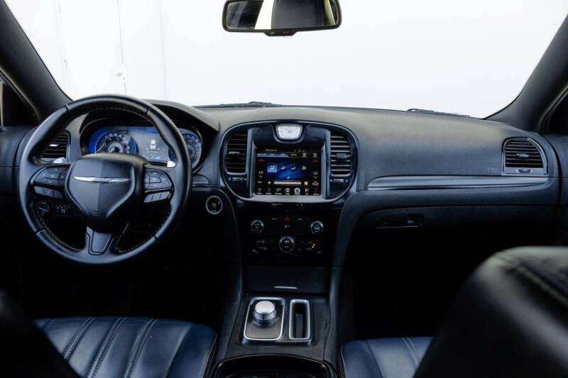 2016 Chrysler 300