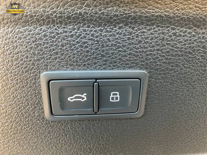 2024 Audi Q5 e quattro S line Premium 55 TFSI