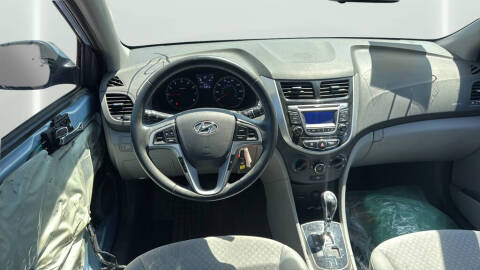 2013 Hyundai Accent SE