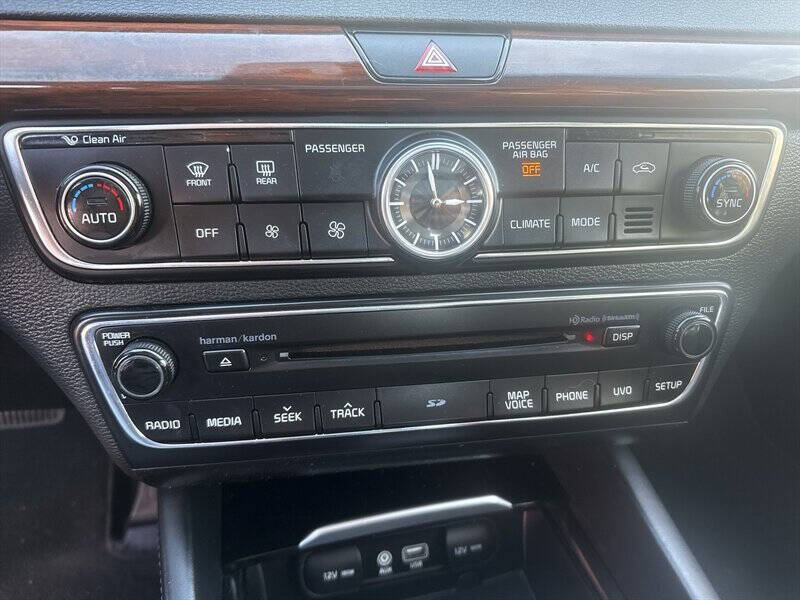 2017 Kia Cadenza Premium